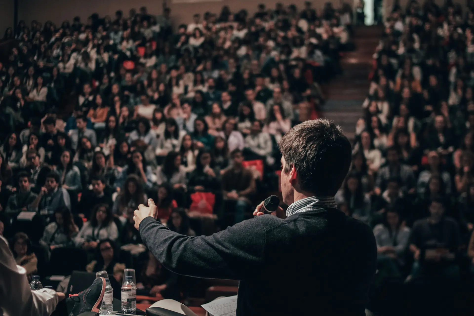 Business & Data Storytelling Mastery 3 miguel henriques RfiBK6Y upQ unsplash